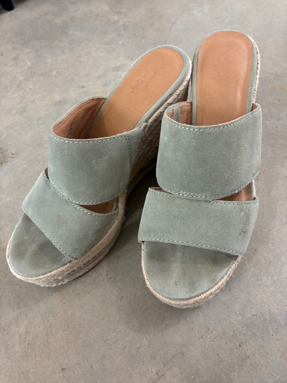 Crown vintage sage green genuine leather  Suede Wedge Sandals Sz 7.5 like new